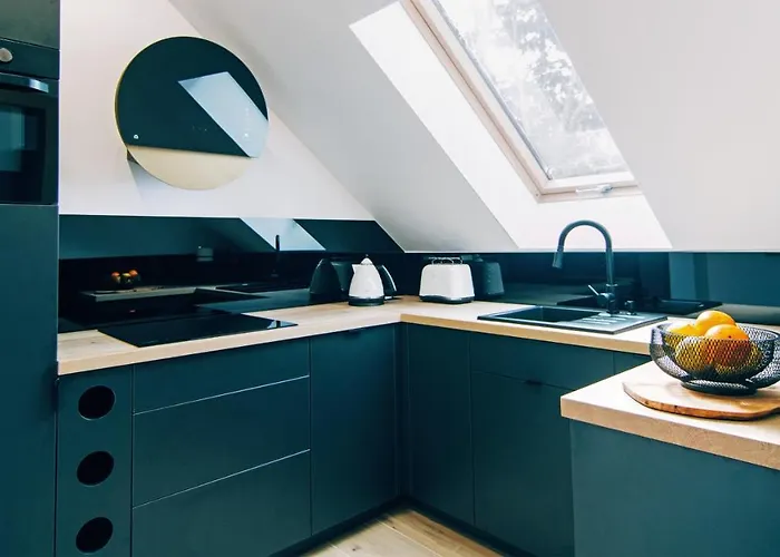 Luksusowy Joker, Osada Gorska Ul Hoffmana 19, * שצ'קלארסקה פוראובה